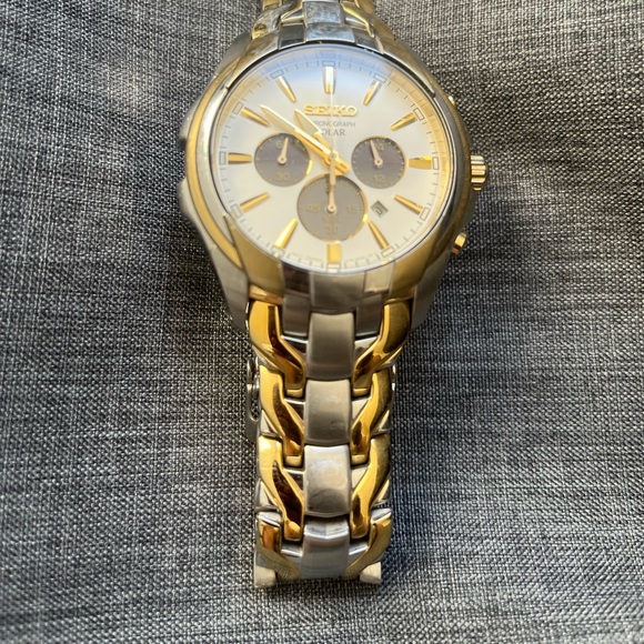 Seiko Chronograph Solar Two Tone Men’s Watch - Picture 1 of 2